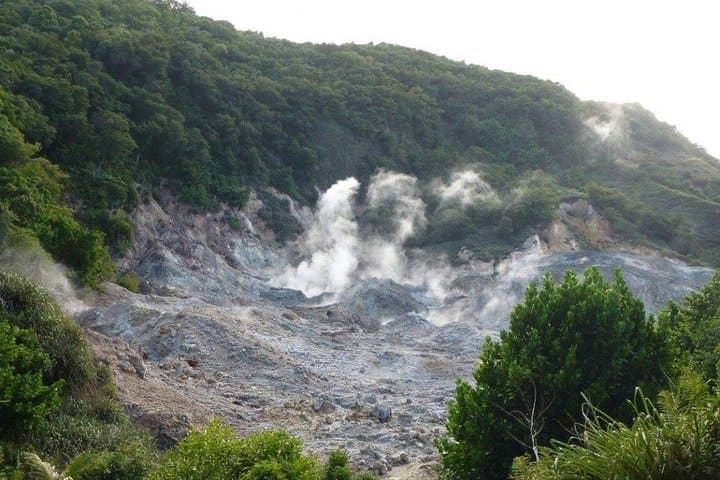 Soufrière Private Tour: Pitons, Diamond Falls & Drive-Through Volcano
