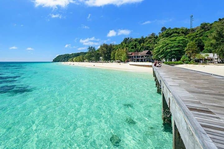 Raya & Maiton Speedboat Day Trip: Snorkel White-Sand Beaches and Search for Dolphins photo 6