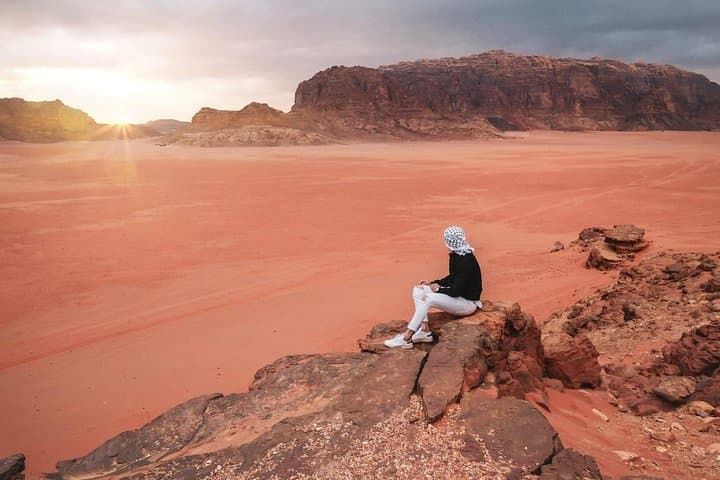 2-Hour Jeep Tour in Wadi Rum: Red Dunes, Khazali Canyon & Bedouin Tea photo 1