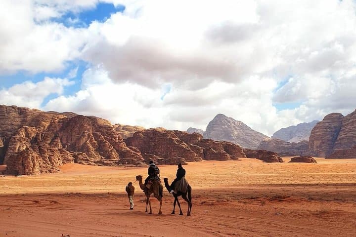 2-Hour Jeep Tour in Wadi Rum: Red Dunes, Khazali Canyon & Bedouin Tea photo 3
