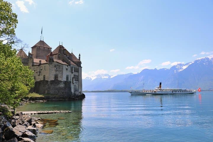 Chillon Castle Montreux: Visitor Guide & Entrance Ticket photo 5