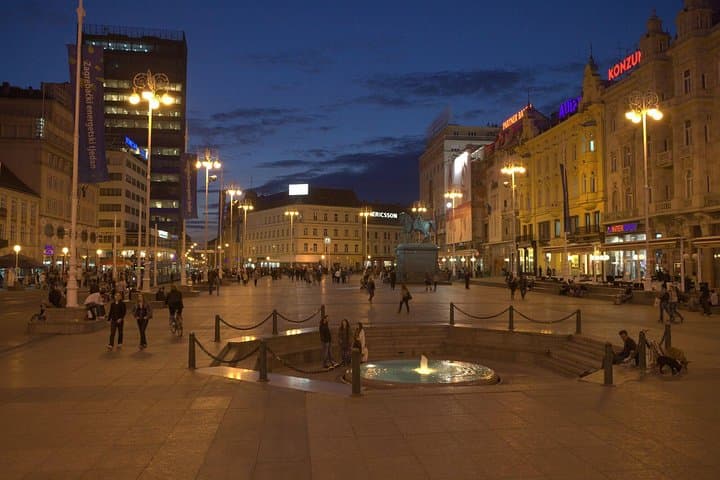 Zagreb panoramic van tour: Kaptol, Jarun and Upper Town highlights photo 4