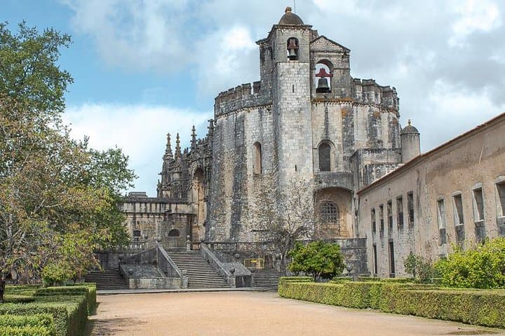 Templar River Tour: Tomar, Almourol Castle and Tagus Boat Ride from Lisbon
