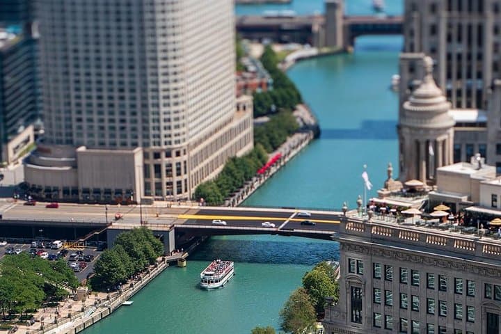 Chicago Sightseeing River and Lake Cruise: Iconic Skyline and Architecture from Water photo 6
