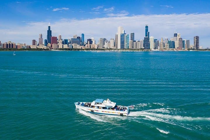 Chicago Sightseeing River and Lake Cruise: Iconic Skyline and Architecture from Water photo 5