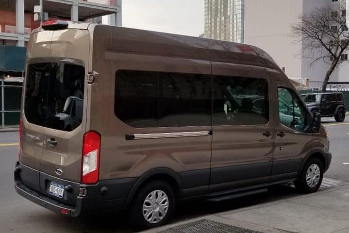 Private Family and Group NYC Transport — 4–5 Hour Custom Manhattan Transfer