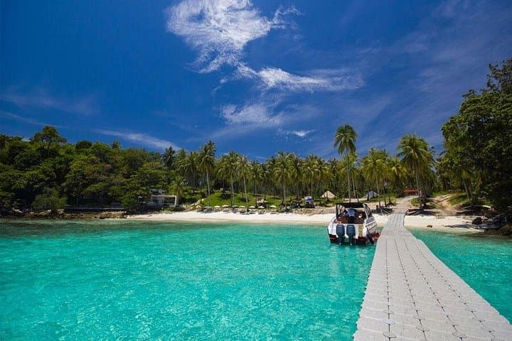 Raya Island Day Trip: Snorkel Racha Yai, Raya Noi & Dolphin Search from Phuket
