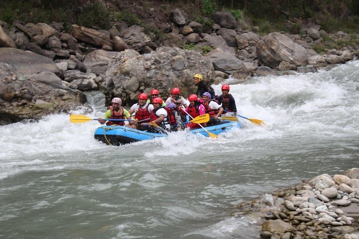 Rafting the Upper Seti River: 1-Day Class III Rapids with Annapurna Views