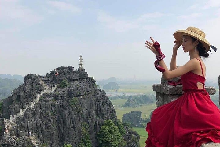 Ninh Binh Full-Day: Hoa Lu, Trang An Boat Cruise & Mua Cave Viewpoint photo 5