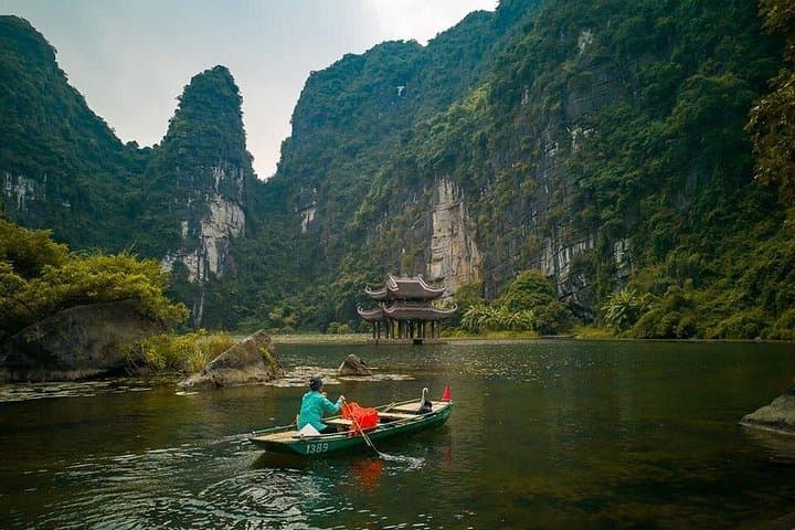 Ninh Binh Full-Day: Hoa Lu, Trang An Boat Cruise & Mua Cave Viewpoint
