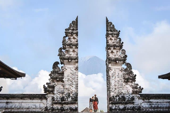 Bali Round Trip: 5-Day Island Highlights — Temples, Volcanoes & Beaches