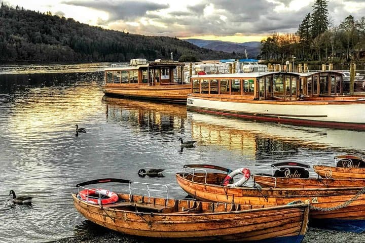Full-Day Lake District Adventure from Liverpool: Windermere, Blea Tarn and Grasmere