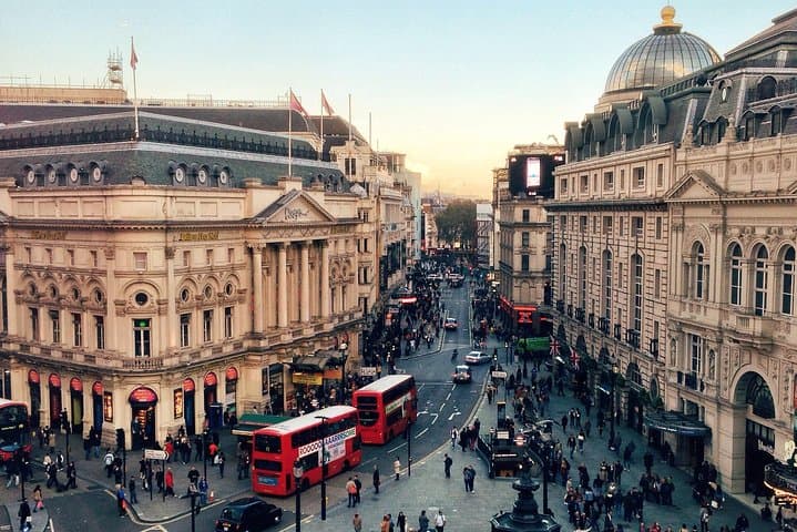 Photographing Soho: Self-Guided Audio Walking Tour of London's Iconic Streets