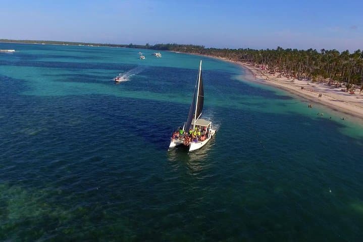 Punta Cana Snorkeling Party Cruise: Bavaro Catamaran & Natural Pool photo 4