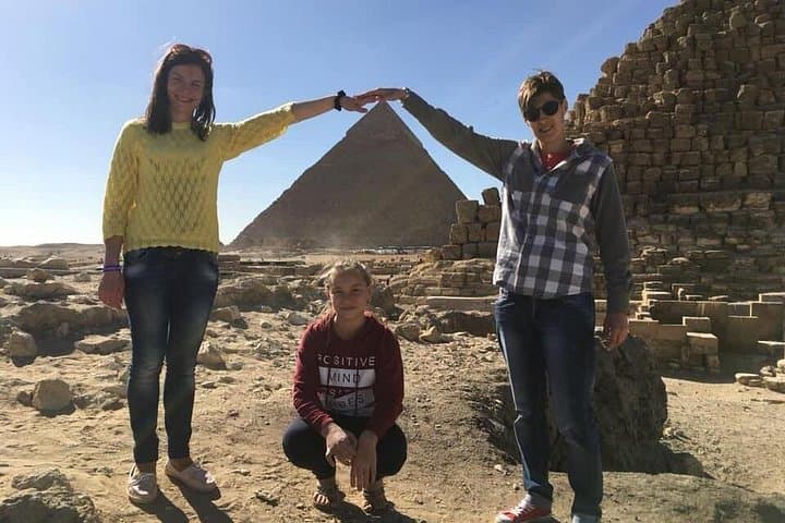 Cairo Day Trip from Hurghada: Private Coach Tour to the Pyramids & Egyptian Museum photo 2