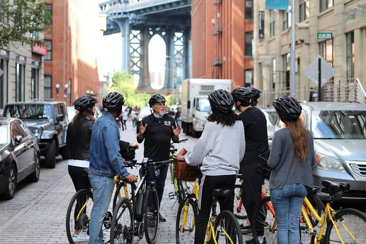 Brooklyn Bridge & Waterfront: 2-Hour Guided Bike Tour in NYC photo 4