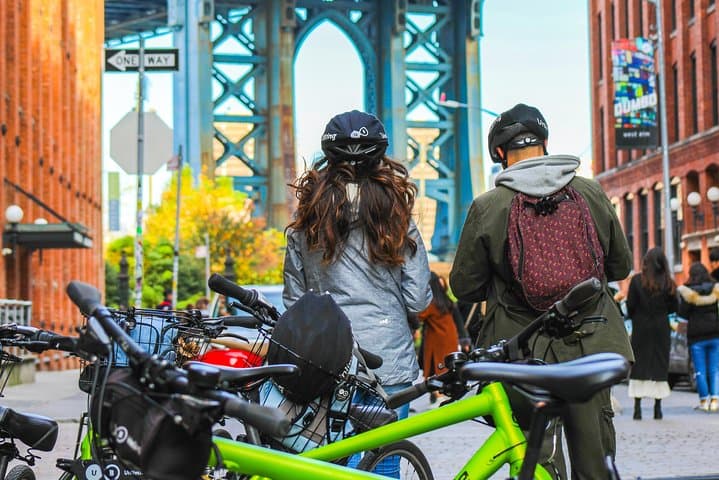 Brooklyn Bridge & Waterfront: 2-Hour Guided Bike Tour in NYC