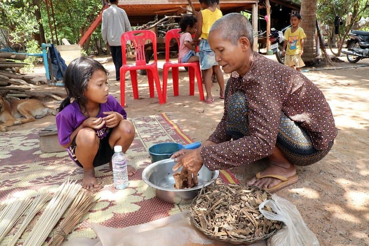 Siem Reap Khmer Wellness: Cupping, Incense Making & Blessing Experience photo 4