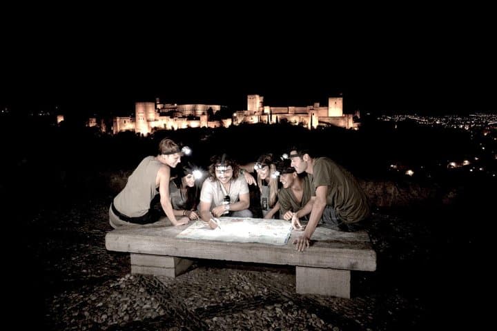 Granada Night Adventure: Albaycín & Sacromonte After Dark