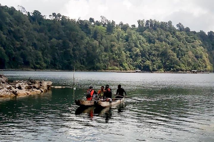 Twin Lakes Jungle Trek & Canoe: Buyan and Tamblingan Day Adventure photo 2