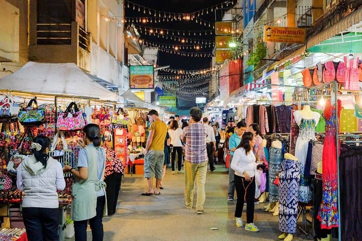 Chiang Rai Night Tuk-Tuk Tour: Markets, Street Food & Night Bazaar