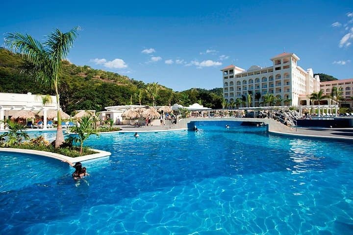 Liberia Airport to Riu Guanacaste Private Transfer — Stress-Free Door-to-Door Ride to Papagayo Resorts