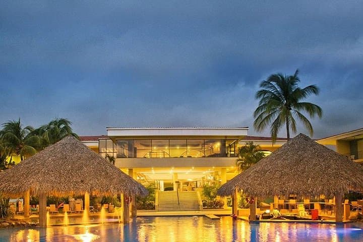 Private Transfer from Liberia Airport to Margaritaville Playa Flamingo — Reliable Shuttle
