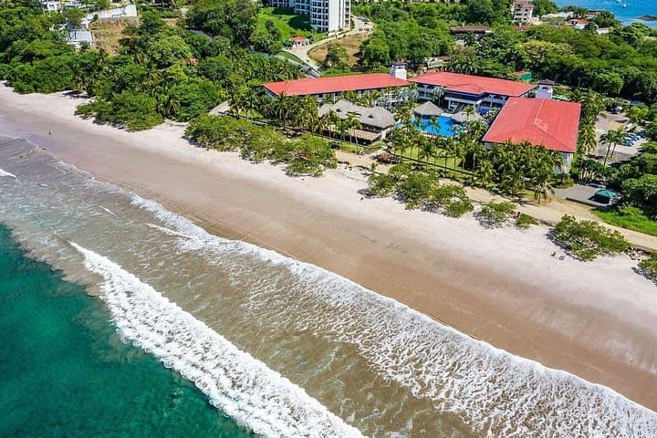 Private Transfer from Liberia Airport to Margaritaville Playa Flamingo — Reliable Shuttle photo 4