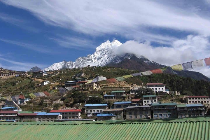 Gokyo Valley Trek: Hike to Gokyo Ri and the Ngozumpa Glacier photo 4