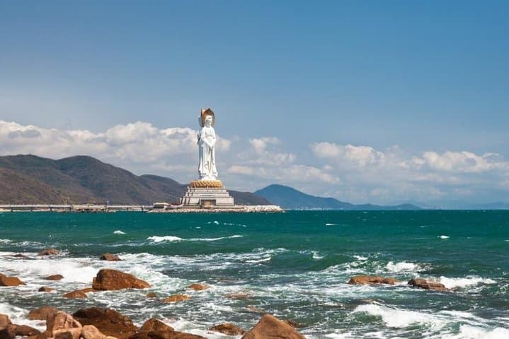 Sanya 3-Day Private Highlights: Nanshan Temple & Luhuitou Park Tour photo 5