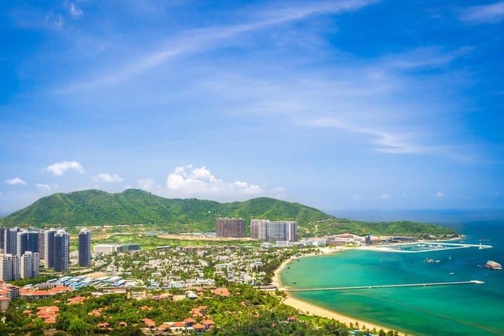 4-Day Classic Sanya Private Tour: Nanshan, Yanoda Rainforest & Li & Miao Culture photo 3