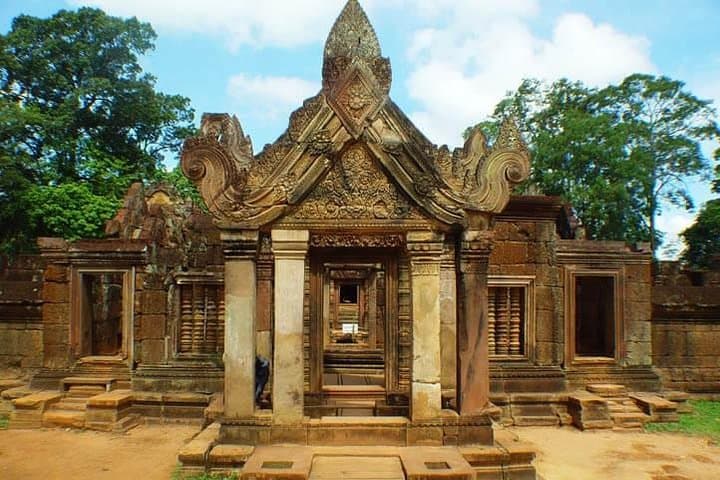 2-Day Angkor Wat Tour: Sunrise, Bayon Faces & Tonle Sap Floating Villages photo 4