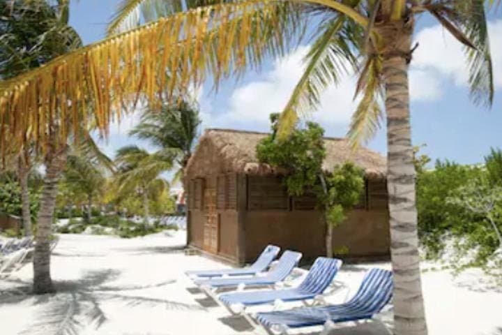 Grand Turk Private Beach Day with Lunch and Drinks for Cruise Guests