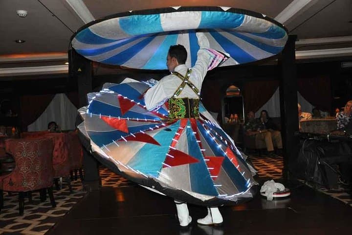 Nile Night Cruise: Cairo Dinner with Belly Dance & Tanoura Show
