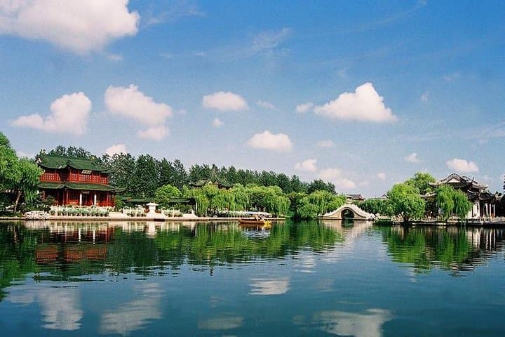 Make the Most of a Hangzhou Layover: West Lake, Lingyin Temple & Longjing Tea Fields photo 2
