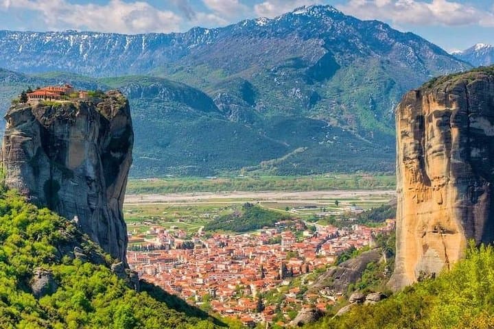 Meteora One-Day Tour: Monasteries, Cliff Views & Kalambaka Day Trip