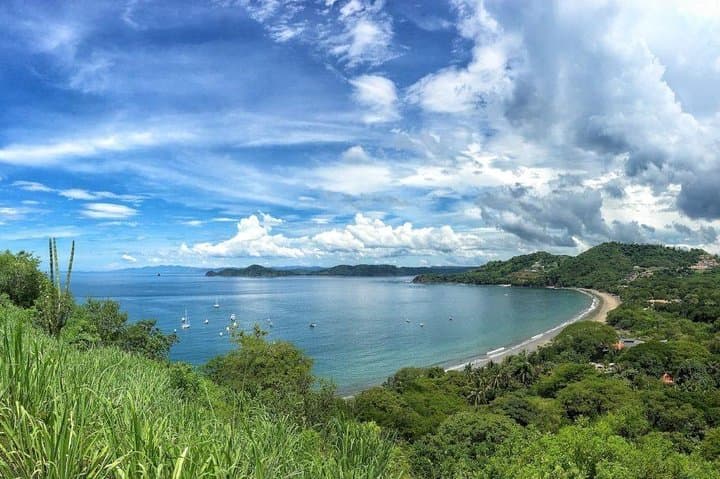 Private Shuttle from Liberia Airport to Playa Hermosa & Coco Beach — 24/7 Airport Transfers
