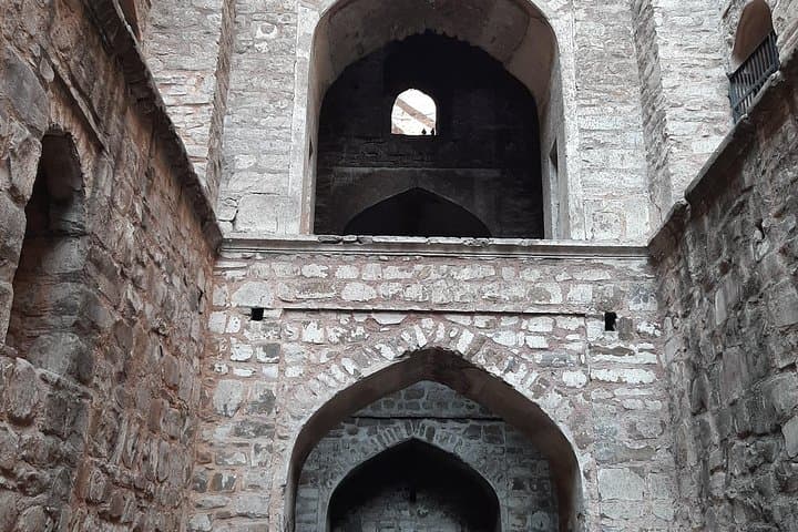Delhi Stepwells, Havelis & Old Delhi Bazaar Walking Tour photo 3