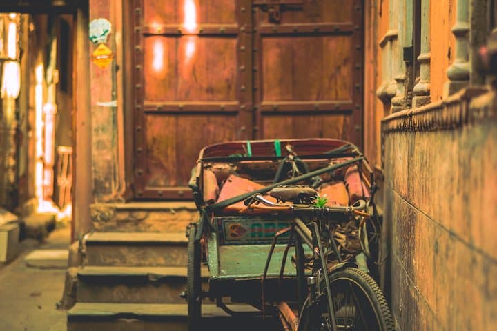 Old Delhi Culture Kaleidoscope Walking Tour: Spice Markets, Havelis & Historic Sights