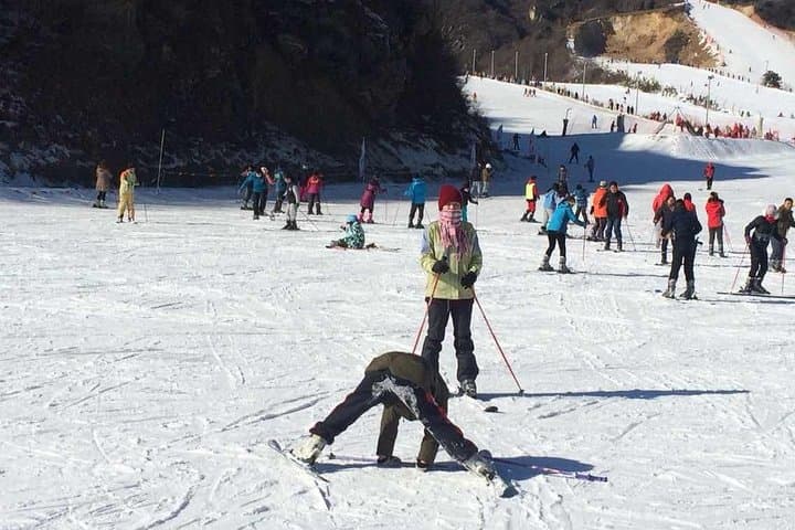 Ski Huaibei and Walk Mutianyu: Private Day Trip from Beijing photo 3