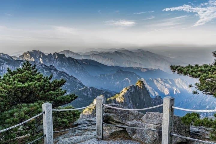 Huangshan 3-Day Private Tour from Shanghai: Bullet Train, Hongcun & Sunrise on Yellow Mountain photo 3