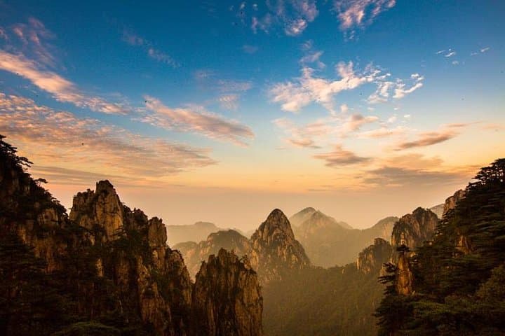 Huangshan 3-Day Private Tour from Shanghai: Bullet Train, Hongcun & Sunrise on Yellow Mountain photo 4