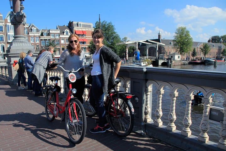 Explore Amsterdam by Bike: Multiple-Day Rental & Route Guide