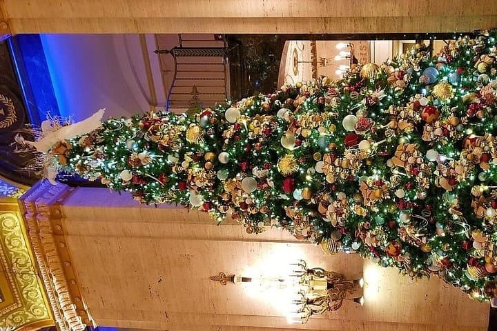 Chicago Christmas Loop Walking Tour: Architecture, Holiday Windows & Christkindlmarkt photo 4