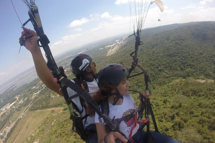 Tandem Paragliding Over Guayaquil: Cerro Blanco Sky Views photo 5