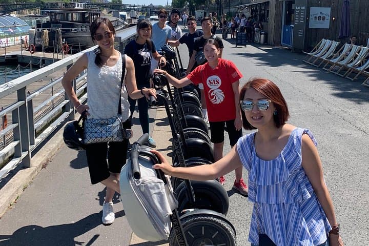 Segway Through Paris: 3-Hour Private Tour of Eiffel, Louvre & Champs-Élysées photo 6