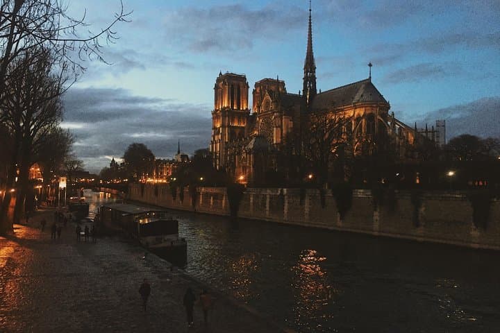 Night Walking Tour: Darkest Secrets of Paris Notre-Dame & Île de la Cité photo 5