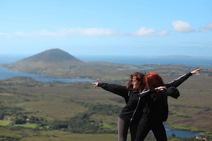 Galway Personal Private Driver: Custom 8-Hour Private Transport & Local Guide