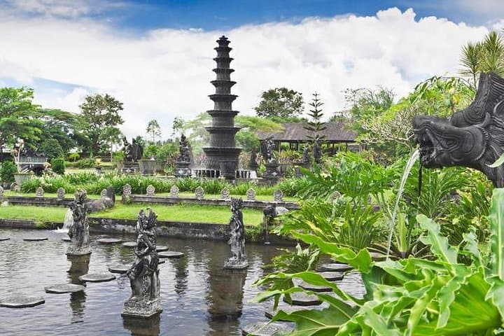 East Bali Day Tour: Lempuyang Gate, Tirta Gangga & Virgin Beach photo 2