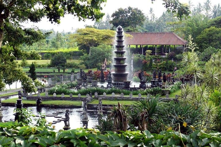 East Bali Day Tour: Lempuyang Gate, Tirta Gangga & Virgin Beach photo 3